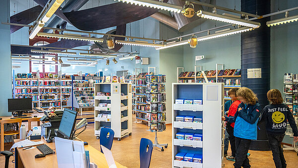 Blick in die Kinder- und Jugendbibliothek