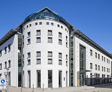 Das Neue Ständehaus von vorne. 