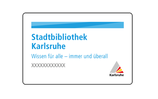 Unsere weiße Bibliothekskarte mit der blauen Schrift Stadtbibliothek Karlsruhe und darunter steht Wissen für alle - immer und überall und dem Logo der Stadtkarlsruhe das wie eine Pyramide aussieht.